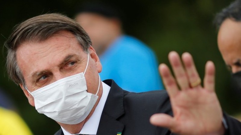 Bolsonaro inclui academias de ginástica e salões entre serviços essenciais