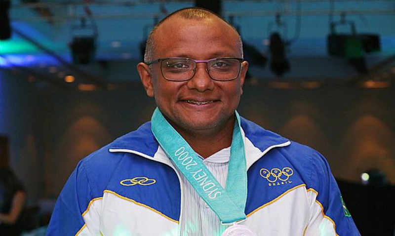 Brasil terá novo medalhista olímpico. Cláudio Roberto, prata em Sydney