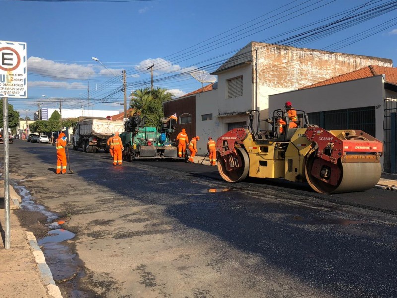 Programa de recapeamento recupera 75 trechos em investimento de R$ 7 mi