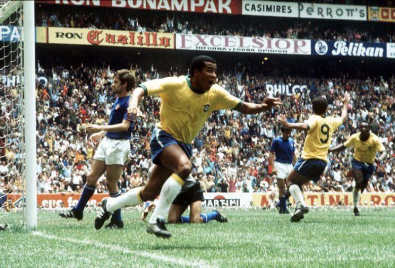 Há 50 anos, o Brasil encantava o mundo ao faturar o tricampeonato