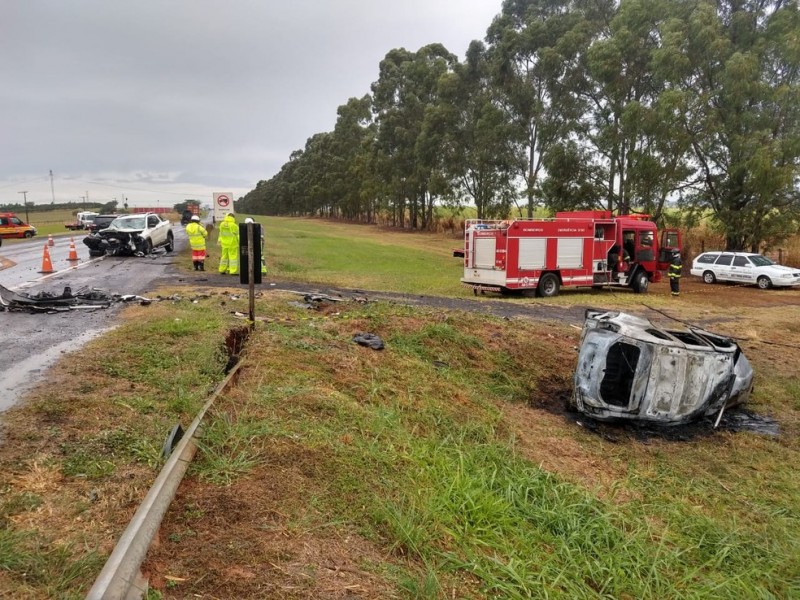 Rapaz morre após colidir carro com caminhonete na Rodovia BR-153 em José Bonifácio