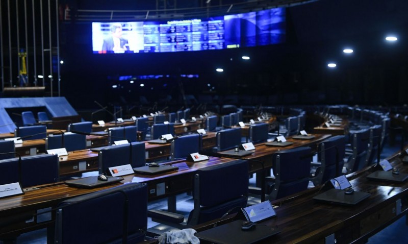 Senado planeja primeiras sessões presenciais para agosto