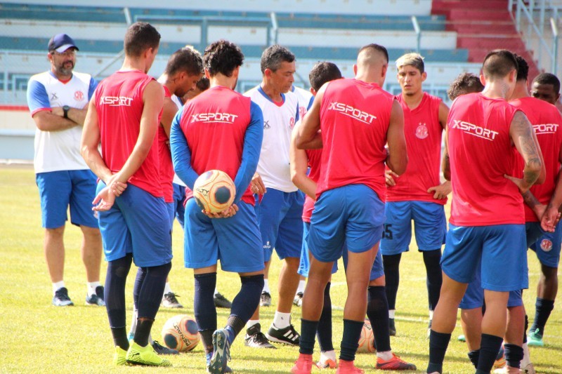 Série A2 deve reiniciar em agosto e treinos presenciais voltam dia 27