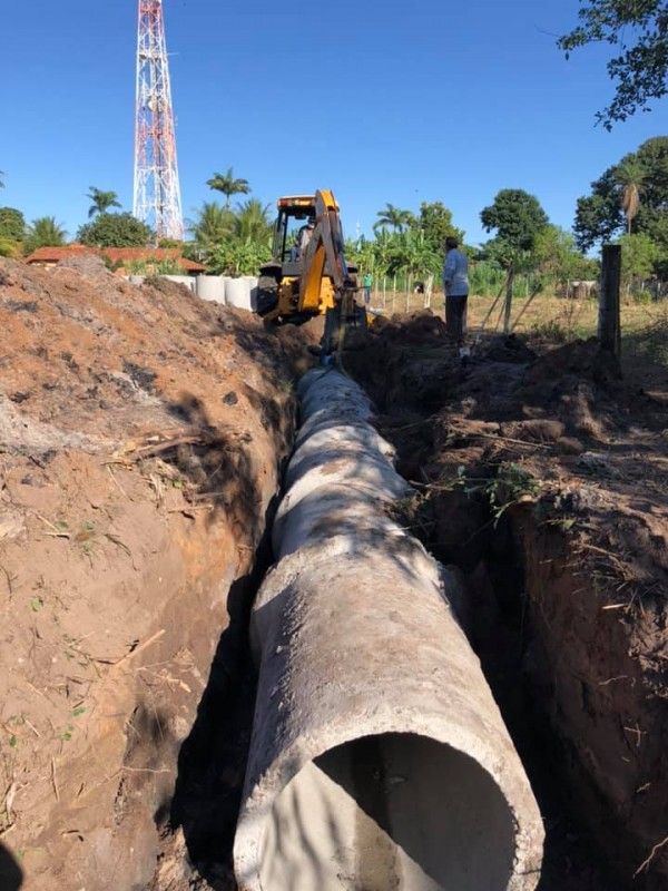 Barbosa constrói galeria para evitar inundação em avenida