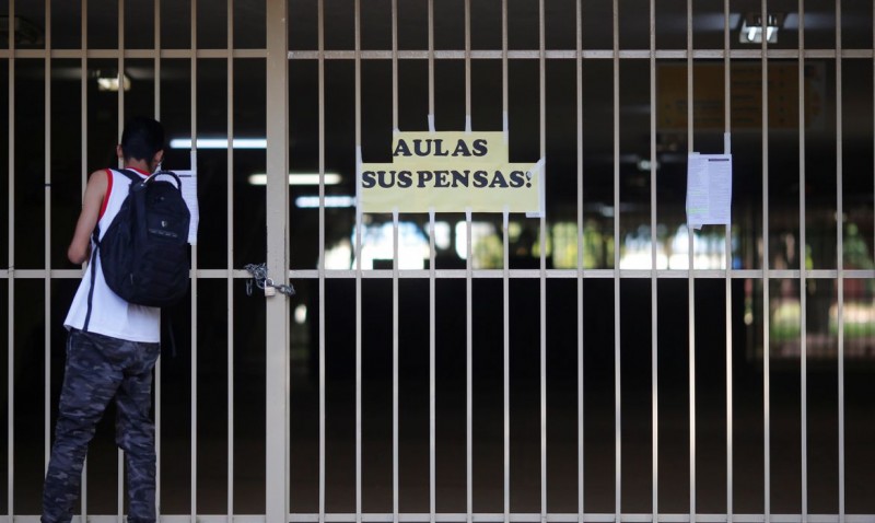 Senado aprova MP que suspende número mínimo de dias letivos