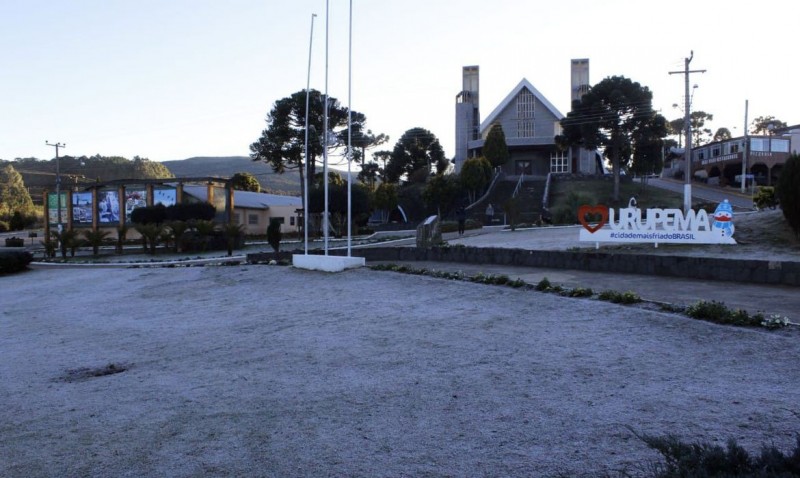 Onda de frio faz nevar no Rio Grande do Sul e em Santa Catarina