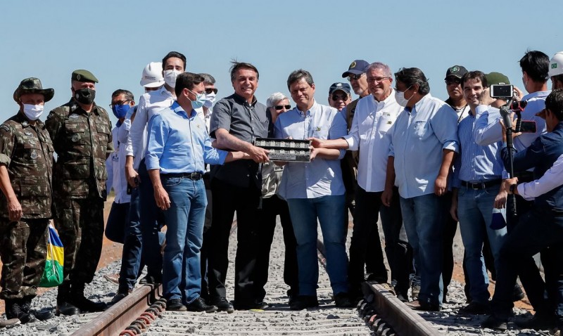 Governo firma acordo com Exército para construção de ferrovia na Bahia