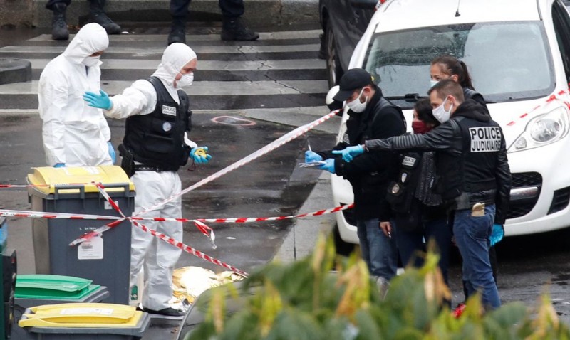 Ataque com faca deixa quatro feridos em Paris