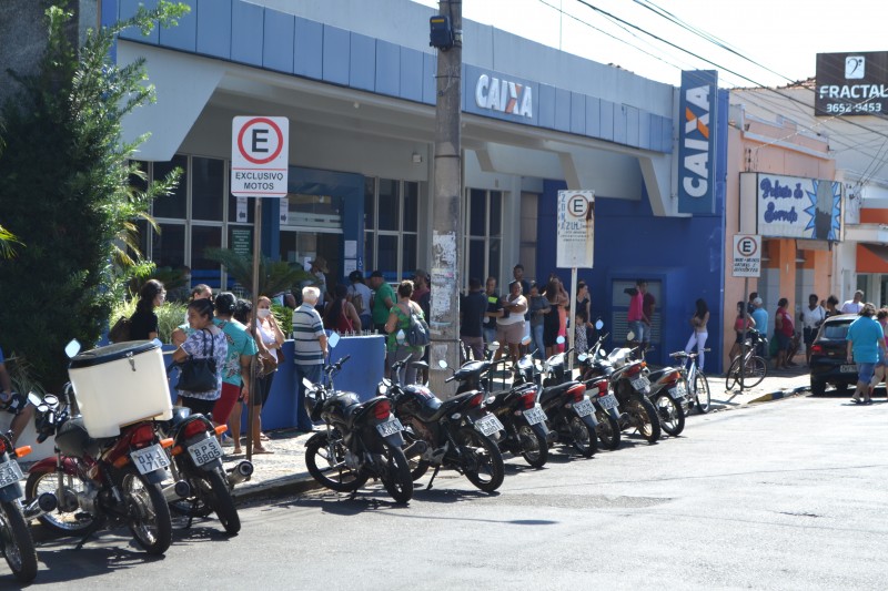 Trabalhadores são vítimas de golpe e têm dinheiro sacado do FGTS emergencial