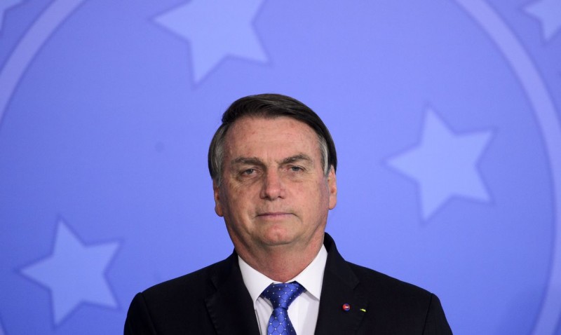 Bolsonaro diz que governo federal não comprará vacina CoronaVac