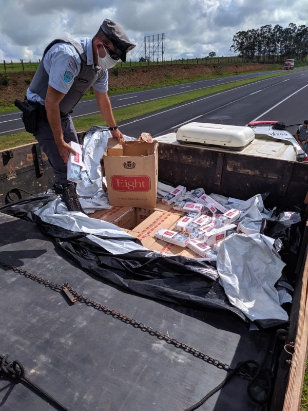 Polícia Rodoviária apreende caminhão com 170 mil maços de cigarros contrabandeados do Paraguai