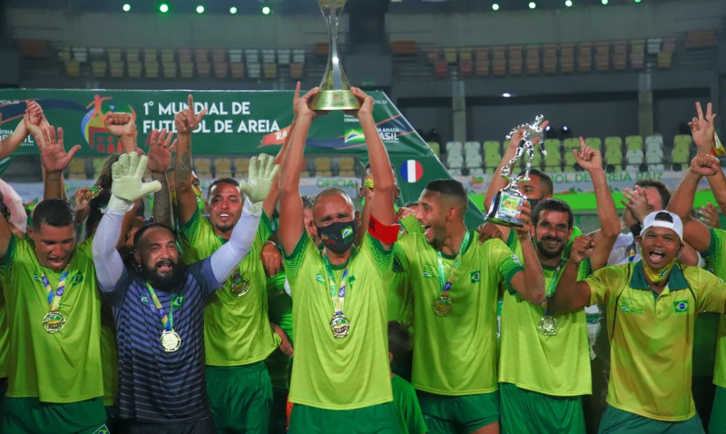 Brasil vence França e conquista Mundial de Futebol de Areia Raiz