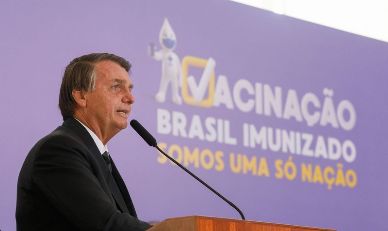 Bolsonaro pede união a governadores na luta contra a covid-19