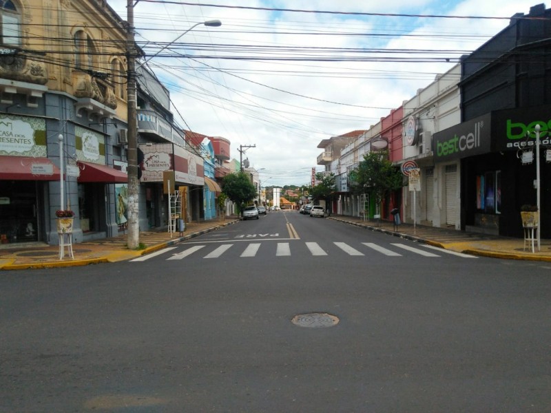 Comércio volta a reabrir até a quinta-feira com São Paulo retornando à fase amarela