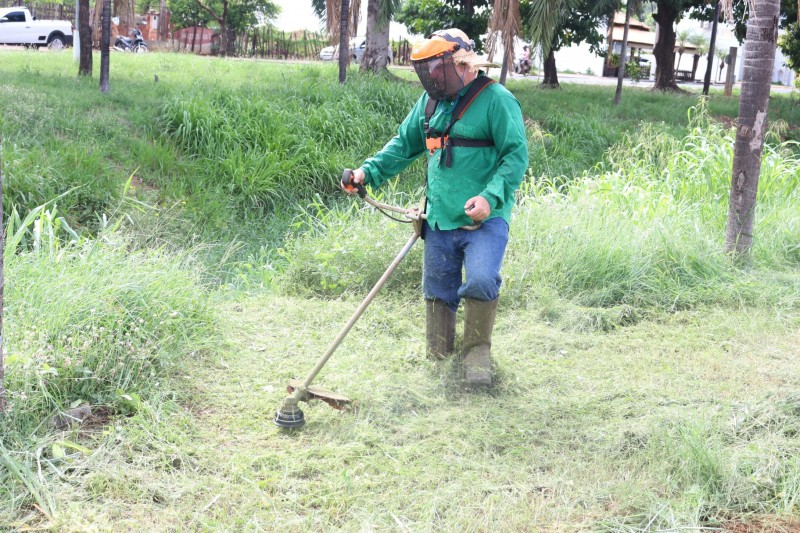 Consórcio Ribeirão Lajeado faz limpeza do Parque Santa Leonor