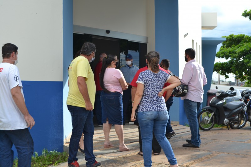 Familiares de pacientes realizam manifestação pacífica