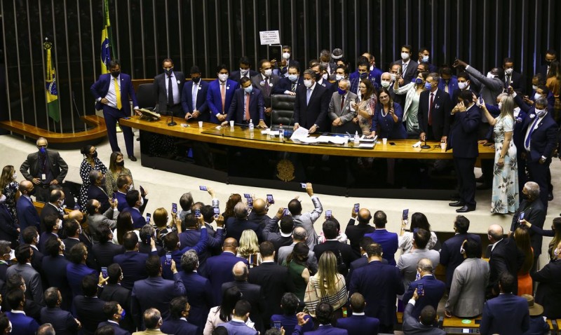 Eleição para Mesa Diretora da Câmara é adiada para quarta-feira