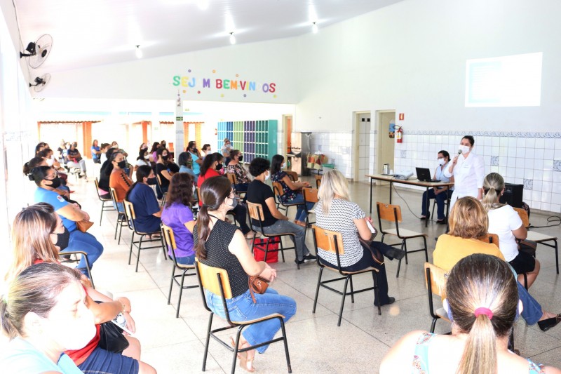 Educadores das creches participam de formação sobre a Covid-19