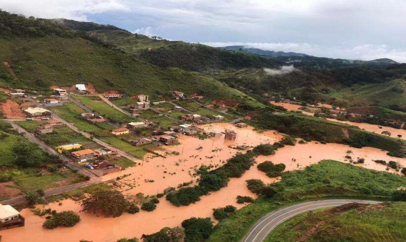 Chuvas estragam doses de vacina contra a covid-19 em cidade de Minas