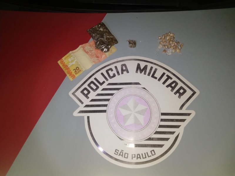 Carroceiro é preso pela PM com porções de maconha e crack