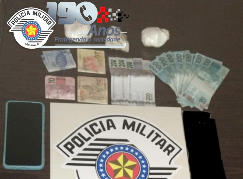 Polícia Militar prende casal por tráfico de entorpecentes