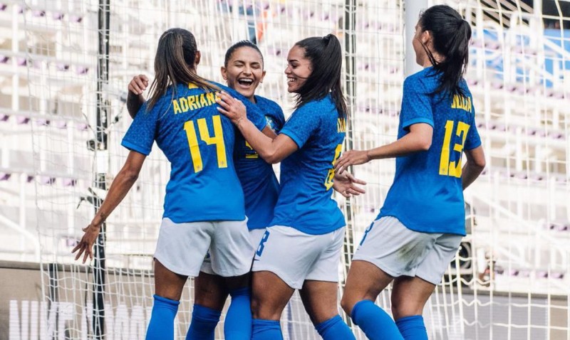 Seleção feminina sobe para sétimo no ranking da Fifa e passa Austrália