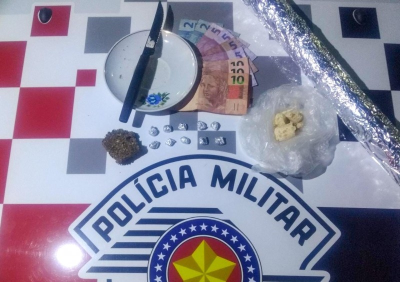 Rapaz é preso em flagrante pela Polícia Militar por tráfico de entorpecentes