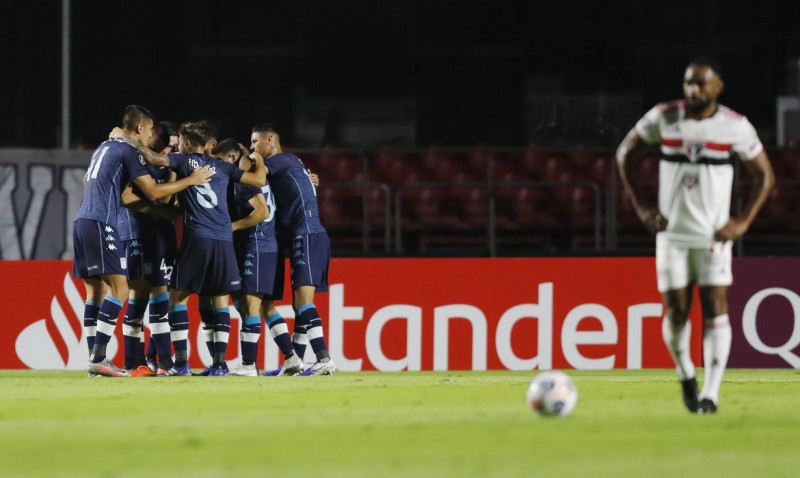 Jogando no Morumbi, São Paulo cai diante do Racing na Libertadores