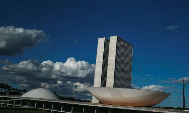 Câmara aprova suspensão de despejo de imóveis até o fim do ano