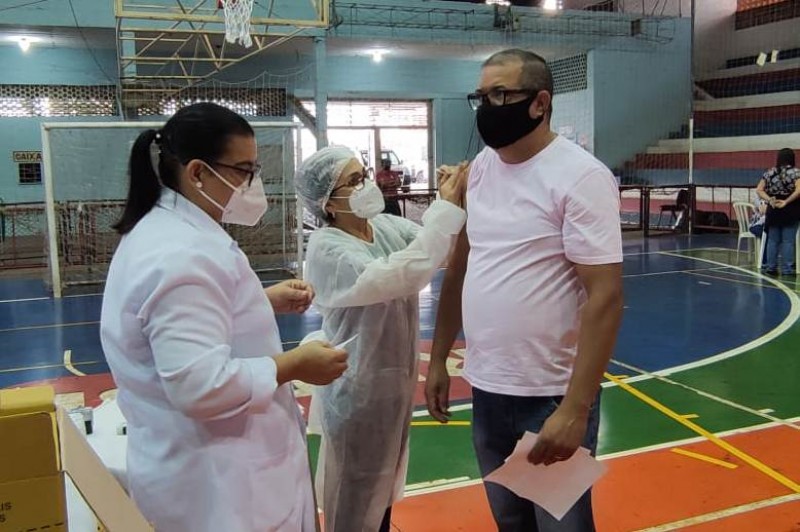 Sábado tem vacinação contra o coronavírus no Ginásio de Esportes Gigantão Azul