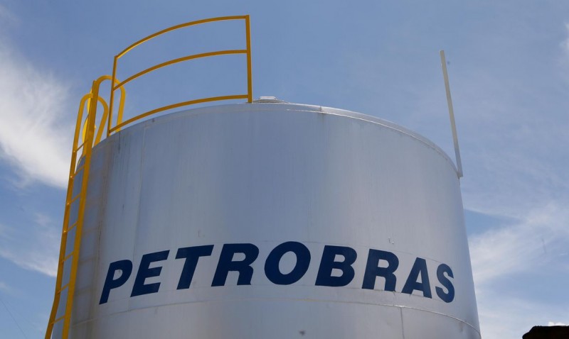 Petrobras reduz preço da gasolina em R$ 0,05 nas refinarias