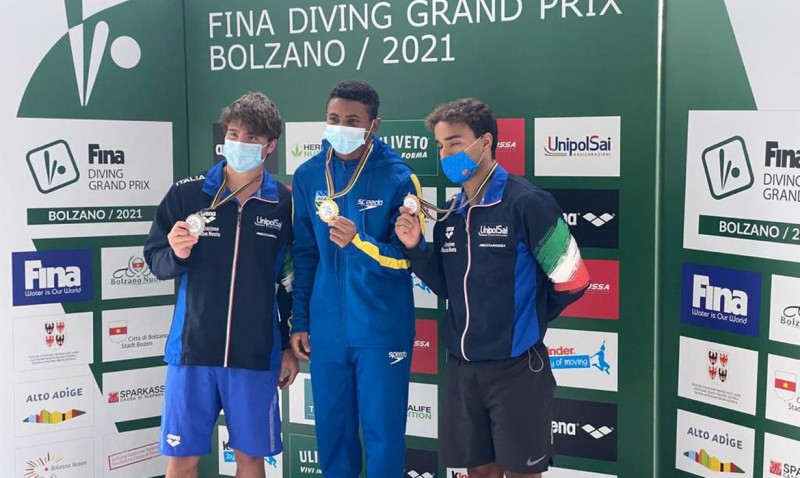 Isaac Souza conquista o ouro em GP de saltos ornamentais na Itália