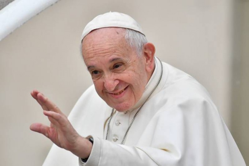 Papa recebe mensagens de rápida recuperação do mundo inteiro