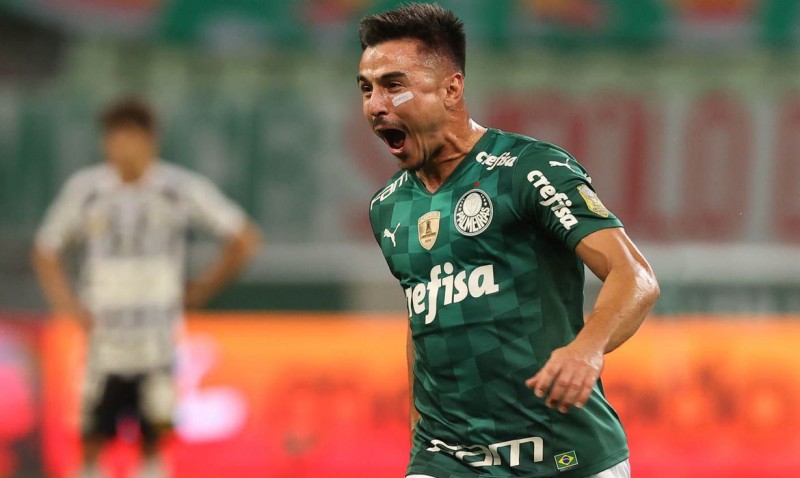 Palmeiras supera Santos e se isola na liderança do Brasileiro