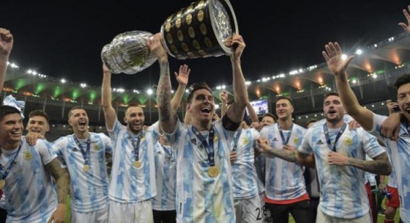 Argentina vence o Brasil no Maracanã e conquista a Copa América