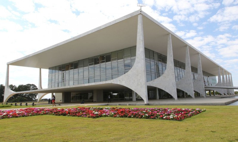 Presidência veta projeto que obriga cobertura de tratamento de câncer