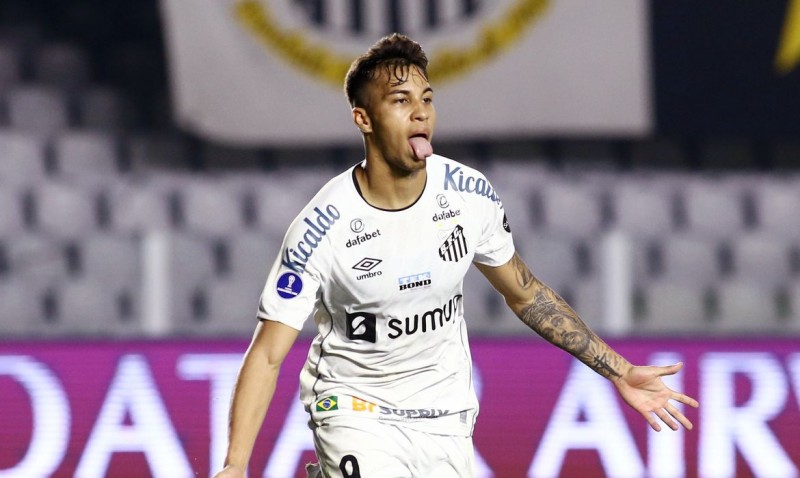 Kaio Jorge deixa Santos e fecha contrato de 5 anos com a Juventus