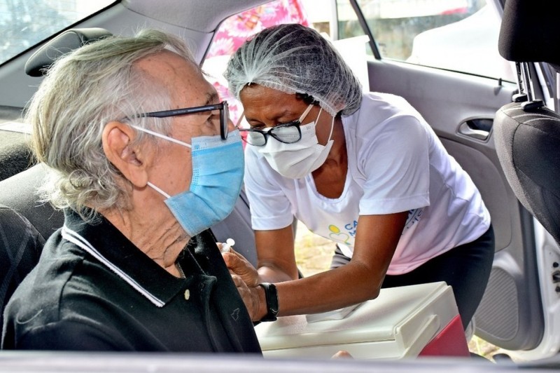 Rio Preto anuncia dose adicional contra Covid-19 para idosos a partir de 85 anos