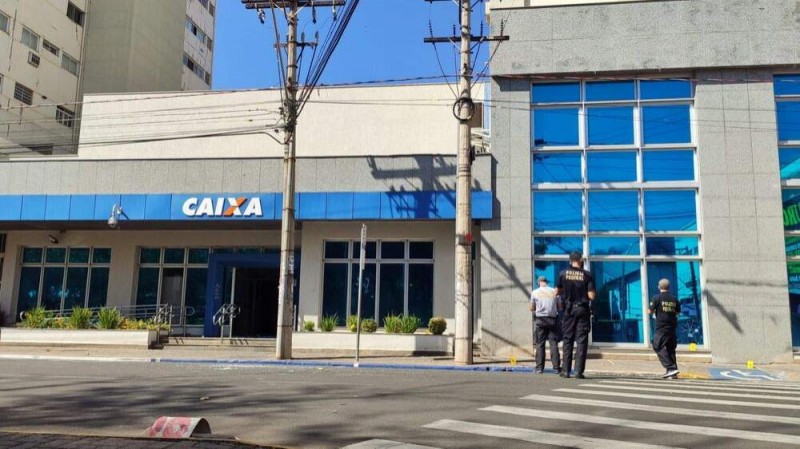 Vítima baleada durante assalto a bancos retoma a consciência