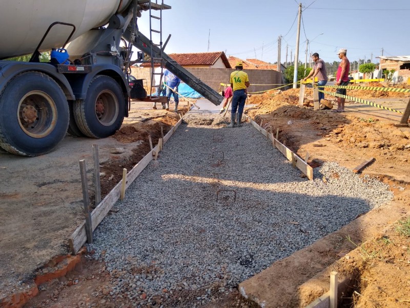 Secretaria de Obras prossegue com a construção de bacias