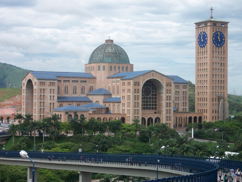 Santuário de Aparecida limita capacidade de público no feriado