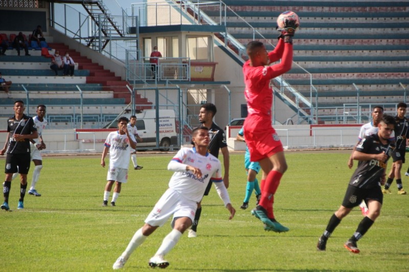 Penapolense empata sem gols com a Ponte Preta no Tenentão