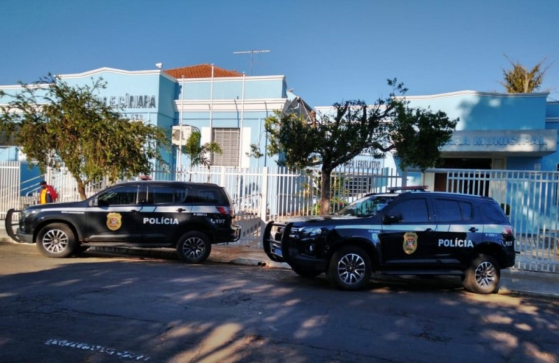 Polícia Civil faz buscas nas casas do prefeito e de vereadores de Guapiaçu em operação contra corrupção