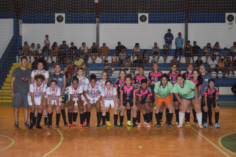 Futsal feminino participa de amistosos em Luiziânia