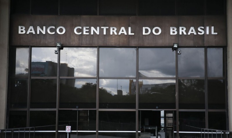 Mercado financeiro eleva projeção da inflação para 9,77%