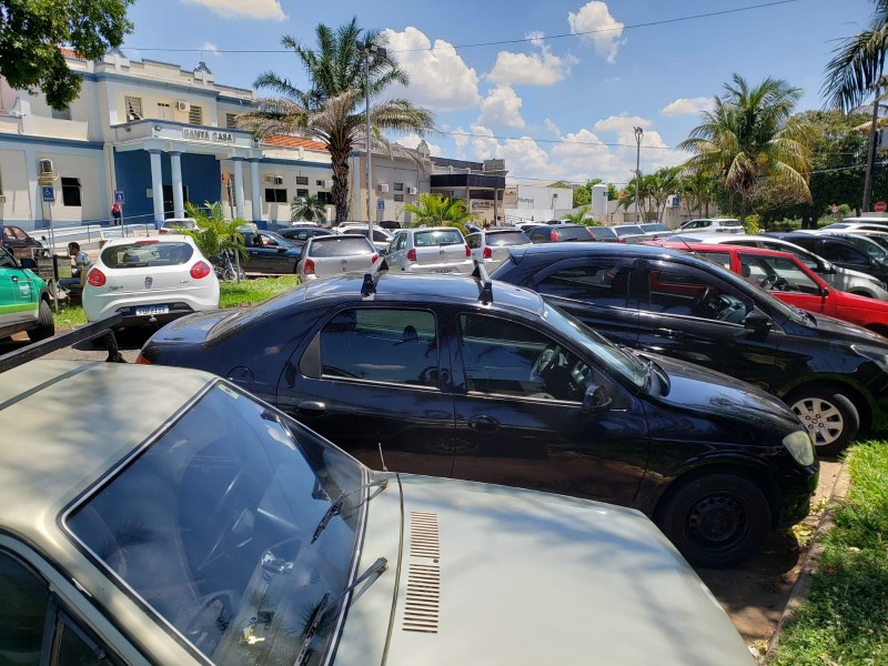 Requerimento defende maior organização de estacionamento