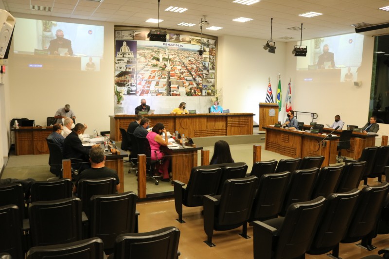 Câmara Municipal volta a debater coleta de lixo com container