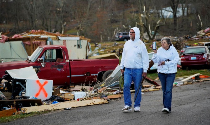 Tornados matam dezenas de pessoas no Kentucky, nos EUA