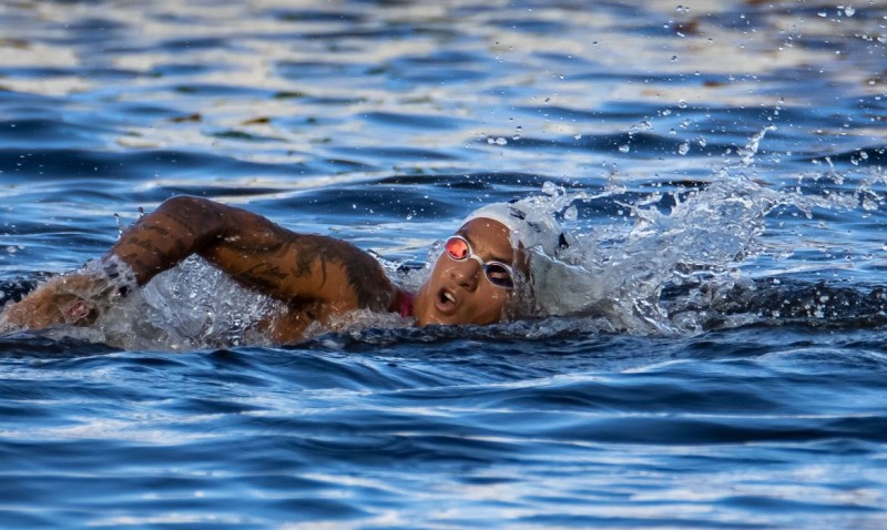 Ana Marcela Cunha é penta do circuito mundial de maratonas aquáticas