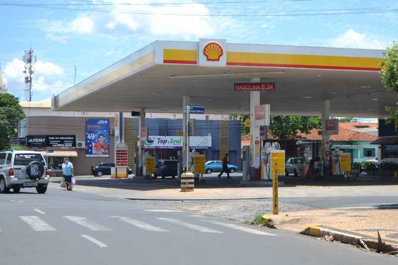 Preço do litro da gasolina começa cair e já é encontrado a R$ 6,34 em Penápolis